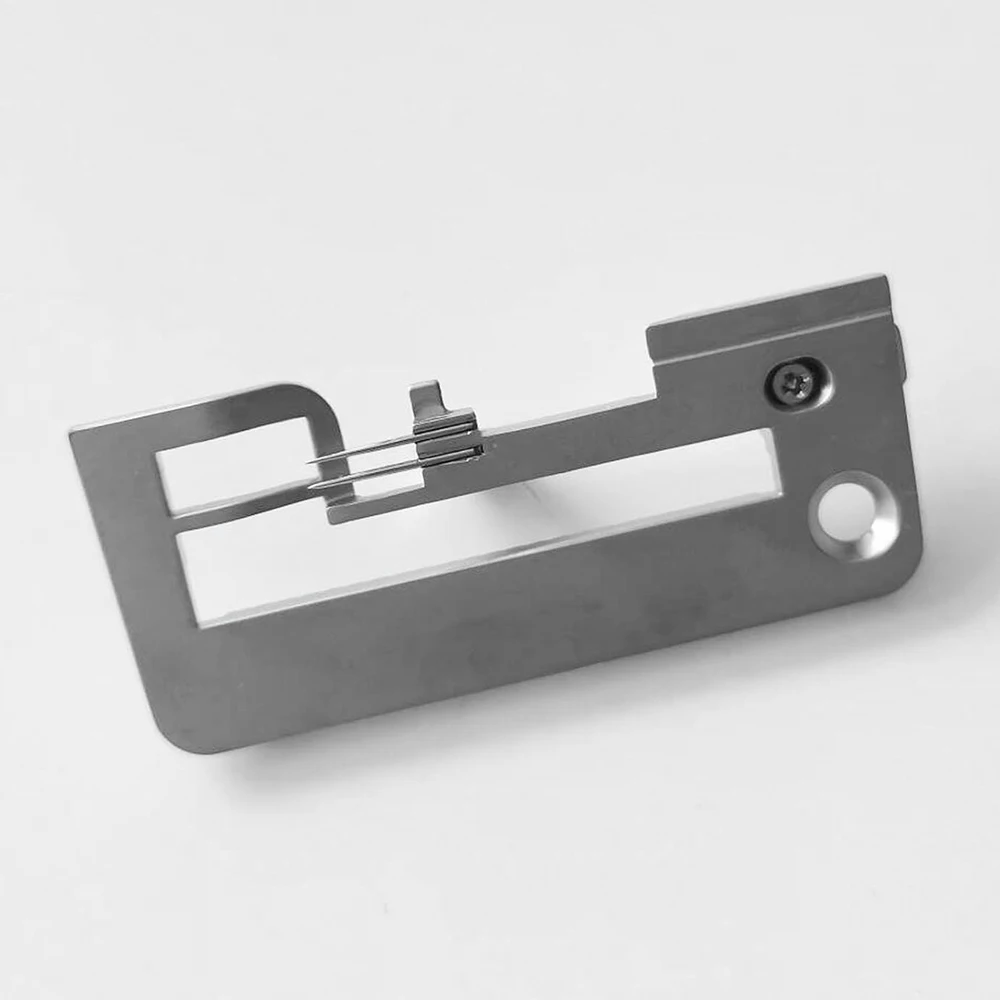 Passt für Brother Serger 1034DX 1034DLE 1334DE 1 Stück D5U115900 Nähmaschine Nadelplatte Ersatzteile XB3594001 70*30mm Image