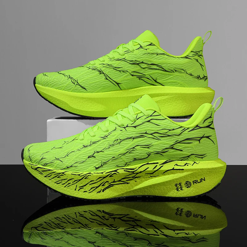 Herrenschuhe, Herren-Sneaker, Freizeitschuhe, Luxus-Sneaker, Rennlaufschuhe, atmungsaktive modische Slipper für Herren.