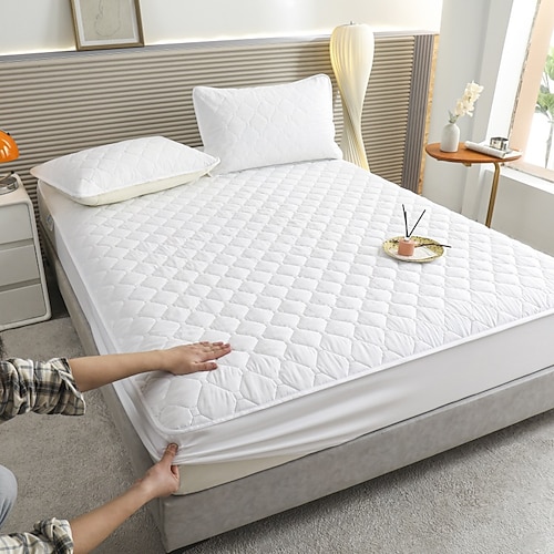 wasserdichter Matratzenschoner mit Urinschutz, gesteppter, rutschfester Vollbezug für Matratzen und Lattenroste Image