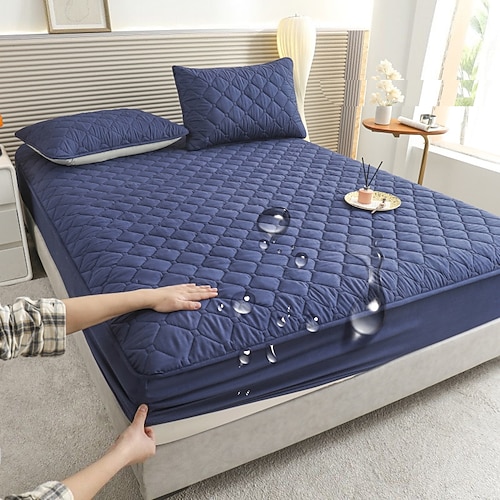 wasserdichter Matratzenschoner mit Urinschutz, gesteppter, rutschfester Vollbezug für Matratzen und Lattenroste Image