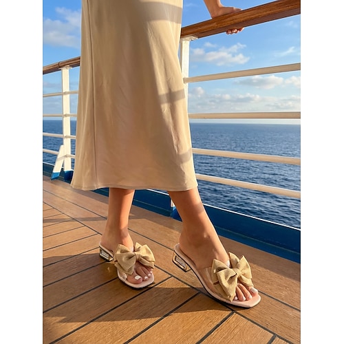 Rosafarbene Sandaletten mit Schleife für Damen – elegante, transparente Riemchensandalen mit niedrigem Blockabsatz und Glitzerdetails für Kreuzfahrten und Partys an Bord. elegante Sommerreisen Image