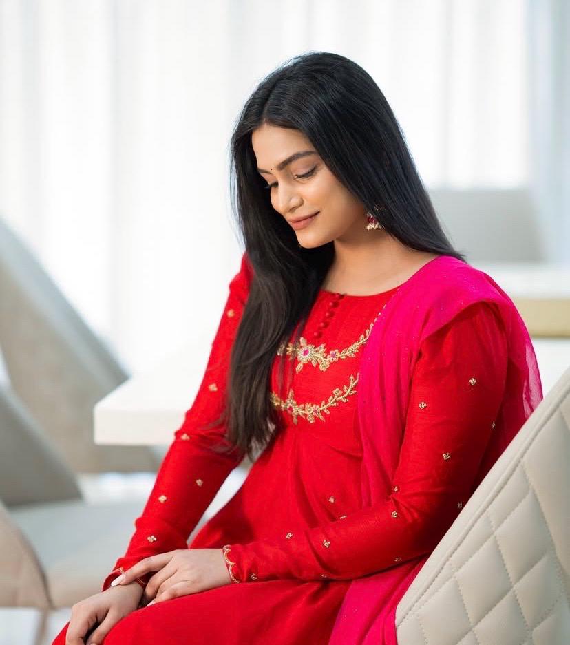 Anarkali ricamato a mano con dupatta/set completo kurta dritto/kurta rossa con dupatta USA/abiti indiani/set kurta rosso con pantaloni dupatta USA