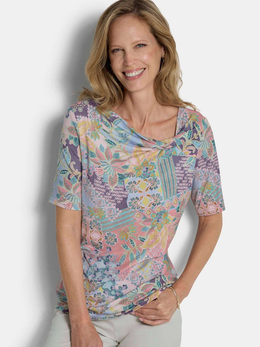 Goldner T-Shirts Damen grün, 52 Image