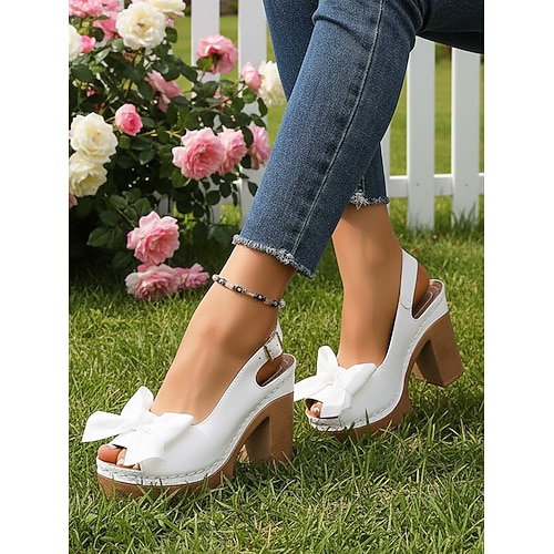 Rote Lack-Sandalen mit Schleife – offener Zehenbereich und klobiger Plateauabsatz für Damen, perfekt für Valentinstag, Freizeit und den Frühling/Sommer. Image