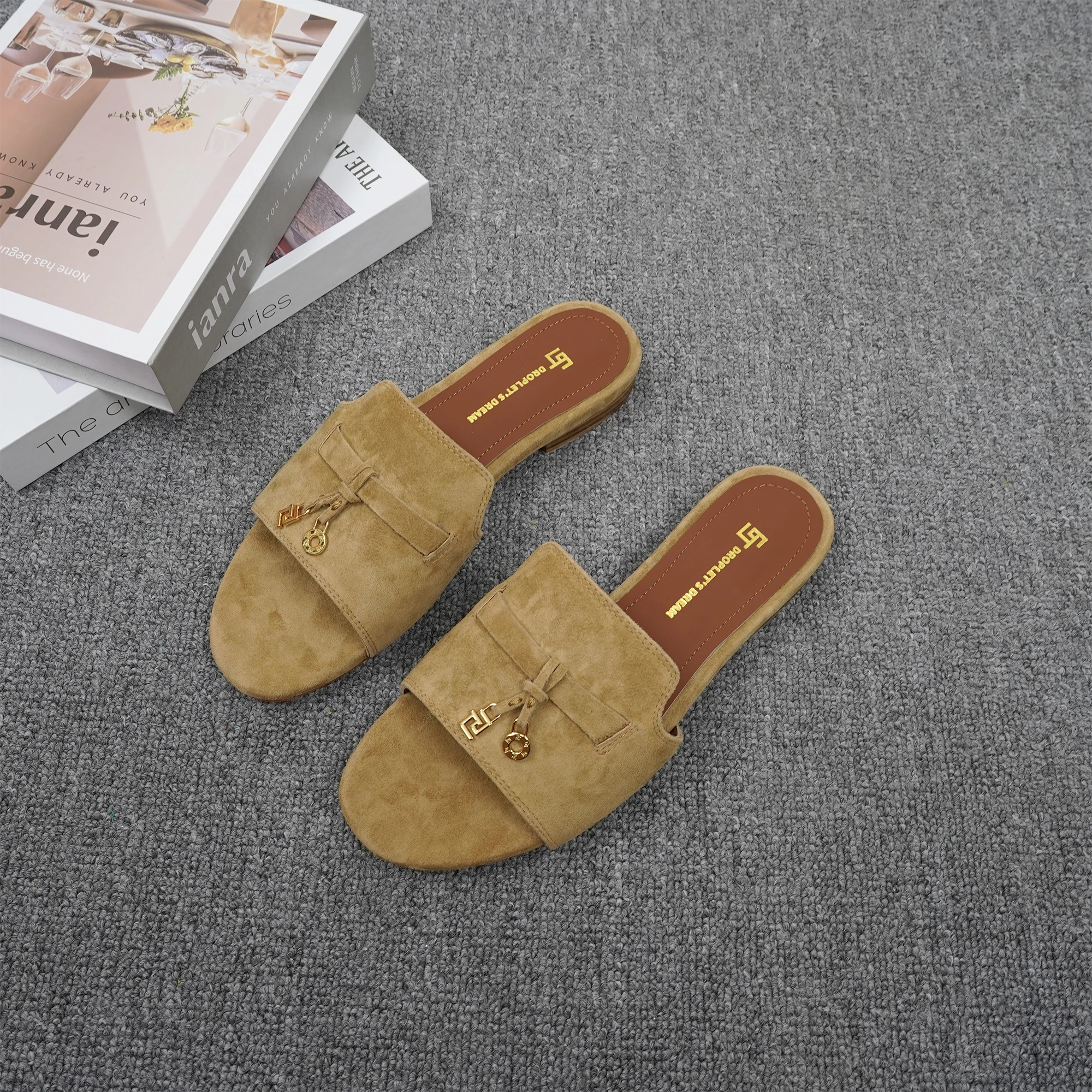 Sommer Neue Damen Flachboden-Lefu-Schuhe Modische GJ Marken-Hausschuhe Handgefertigte Lammfell-Einfarbige Innen- und Außenschuhe