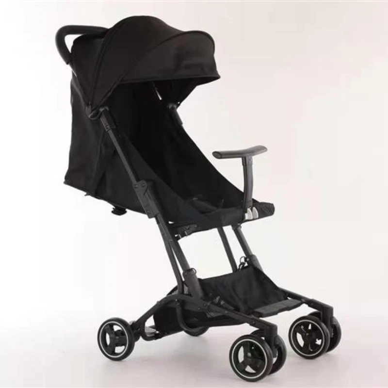 Leichter Kinderwagen, der einwandfrei kann, vierrädriger Regenschirm-Kinderwagen, stoßdämpfender, einfacher, ultrakleiner, faltbarer Kinderwagen Image