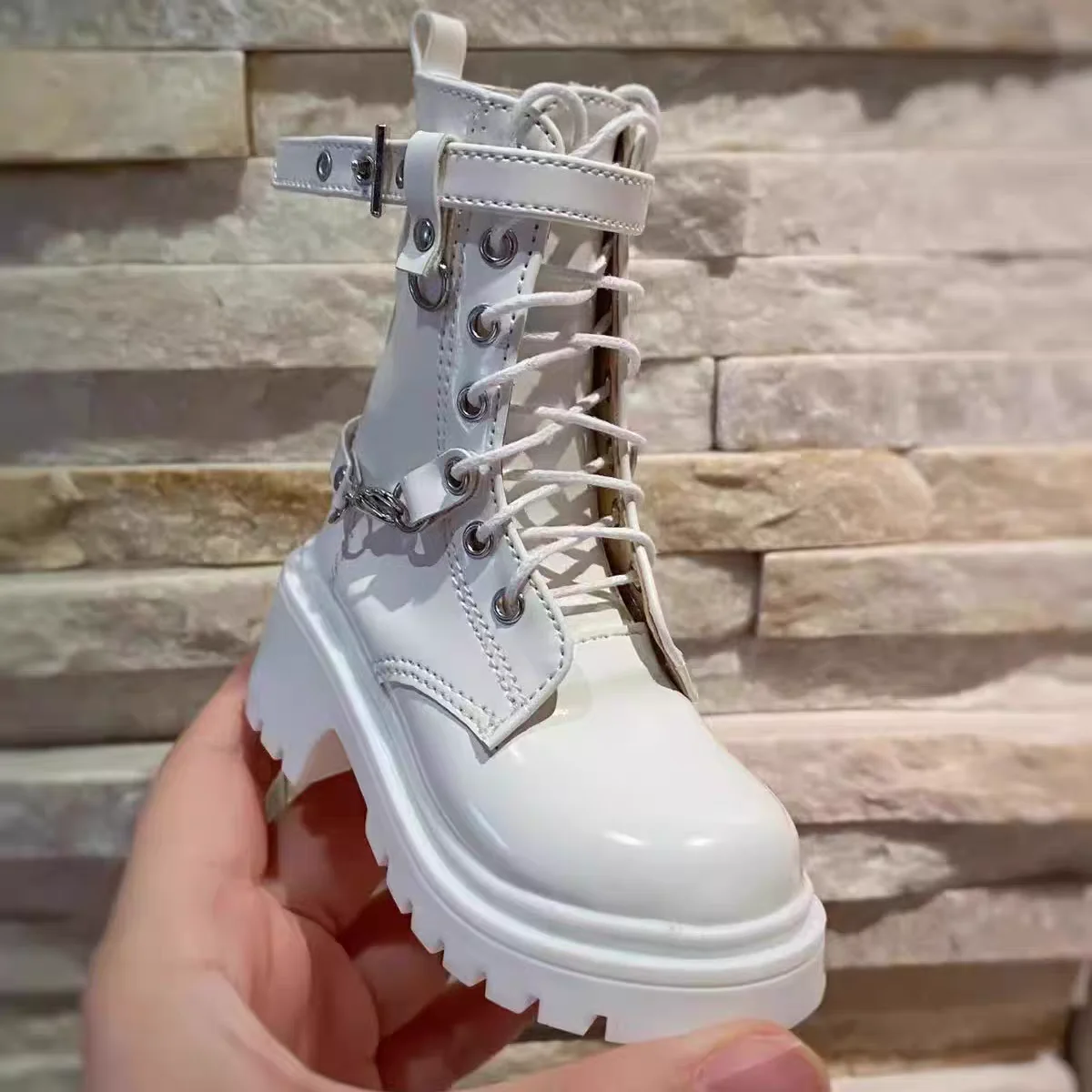 BJD-Puppenschuhe sind für die Größen 1/41/3 geeignet, neu, mit Absatz, kurze Stiefel, Lederschuhe, klassische Farben, Herrenschuhe in Schwarz und Weiß.