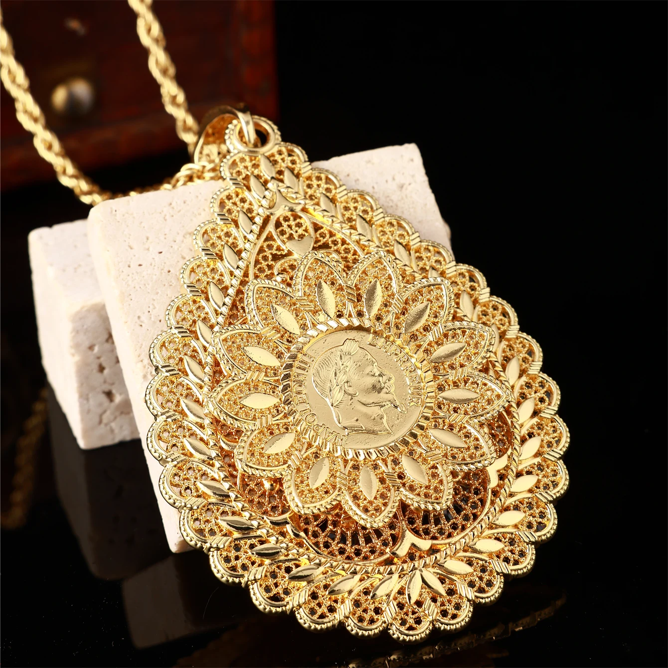 1, arabische Damen-Halskette, geschnitzte Blumenform, Braut-, Hochzeits-, Bankett- und Schmuckgeschenk Image