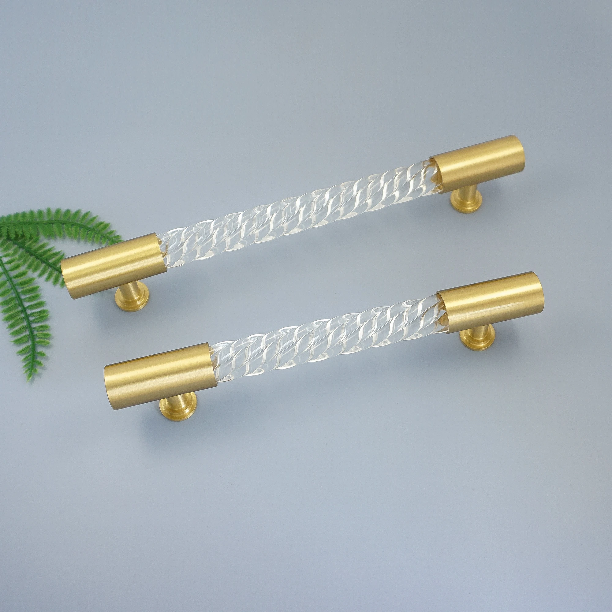 MFYS Spirale Acryl Möbelknöpfe Griffe Messing Schubladenschrank zieht gedrehte Kleiderschrank Griff Küchenschrank Griff Hardware Image