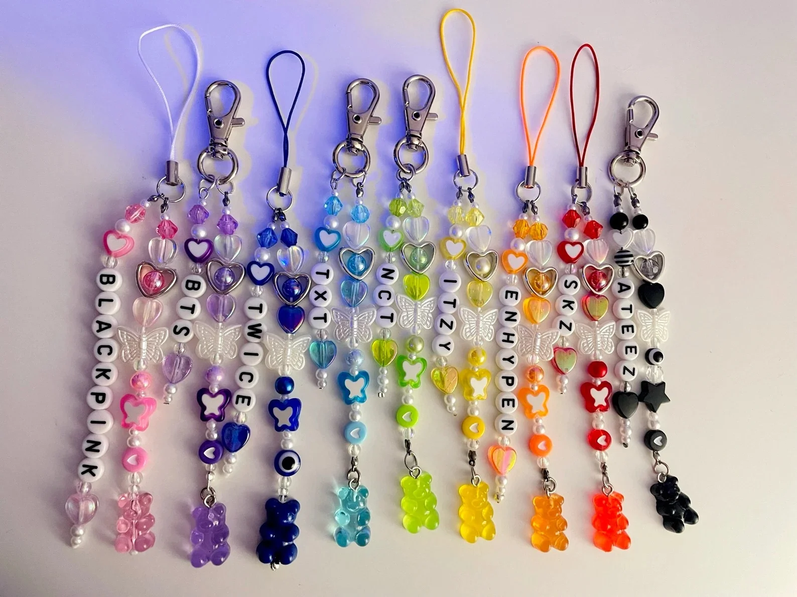 Handgefertigter Alphabet-Schlüsselanhänger / K-Pop / Idol-Taschenzubehör Image