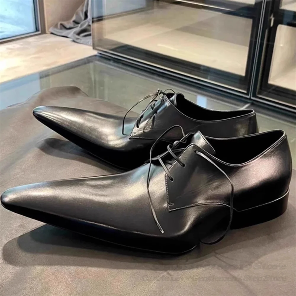 Spitze Lederschuhe für Herren, schwarze Retro-Derby-Schuhe, Business-formelle Schnür-Freizeitschuhe für Herren, flacher Sommer, neue Lederschuhe