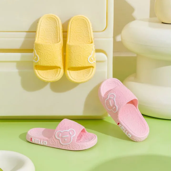 Chaussons d'été pour enfants, motif ours de dessin animé, antidérapants, semelle souple, pour la douche, la salle de bain, la maison, l'extérieur