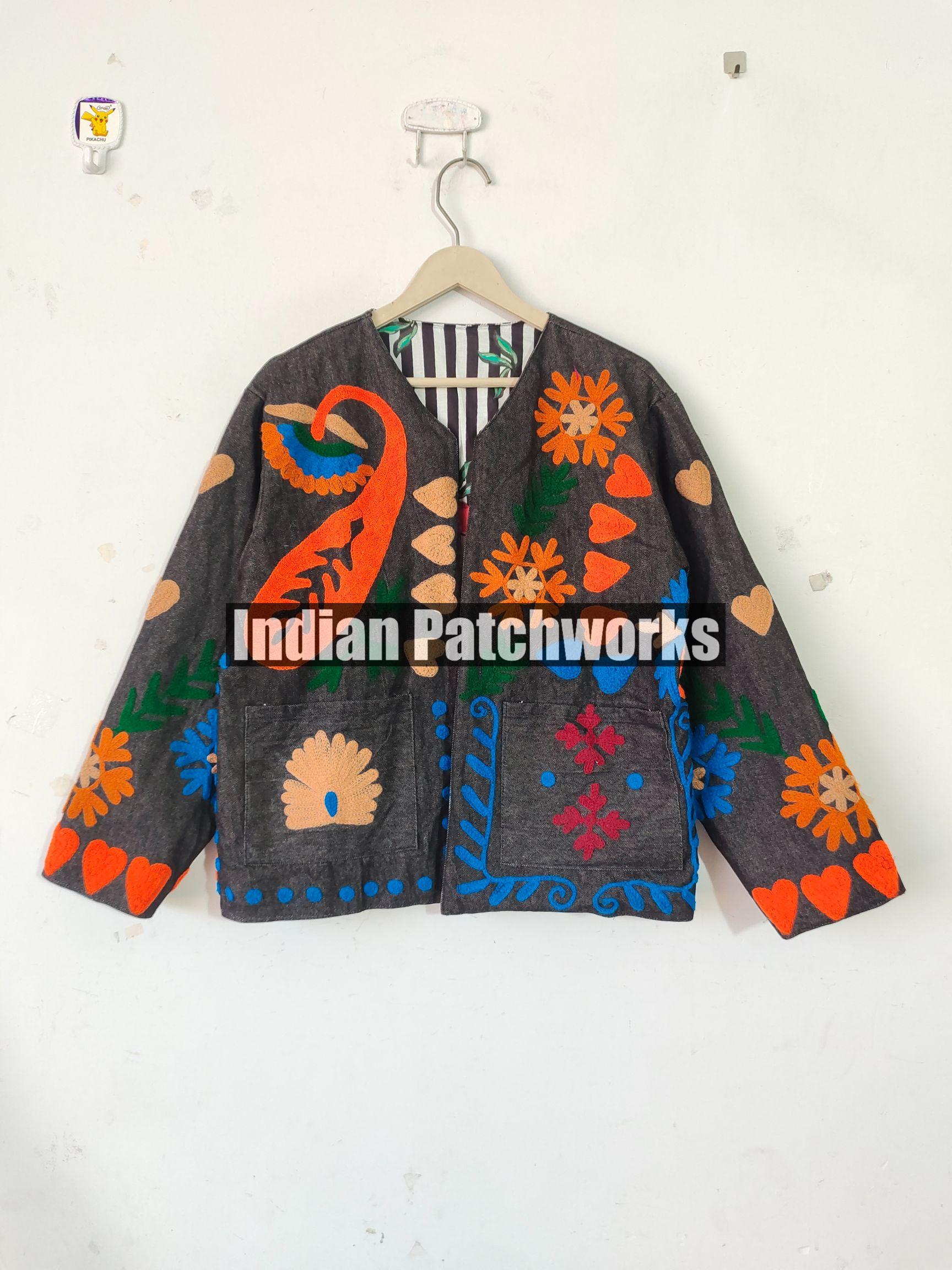 Veste Suzani brodée à la main en denim - Veste Suzani en denim pur, tissu denim - Manteau Suzani pour femme bohème - Veste Suzani brodée en denim