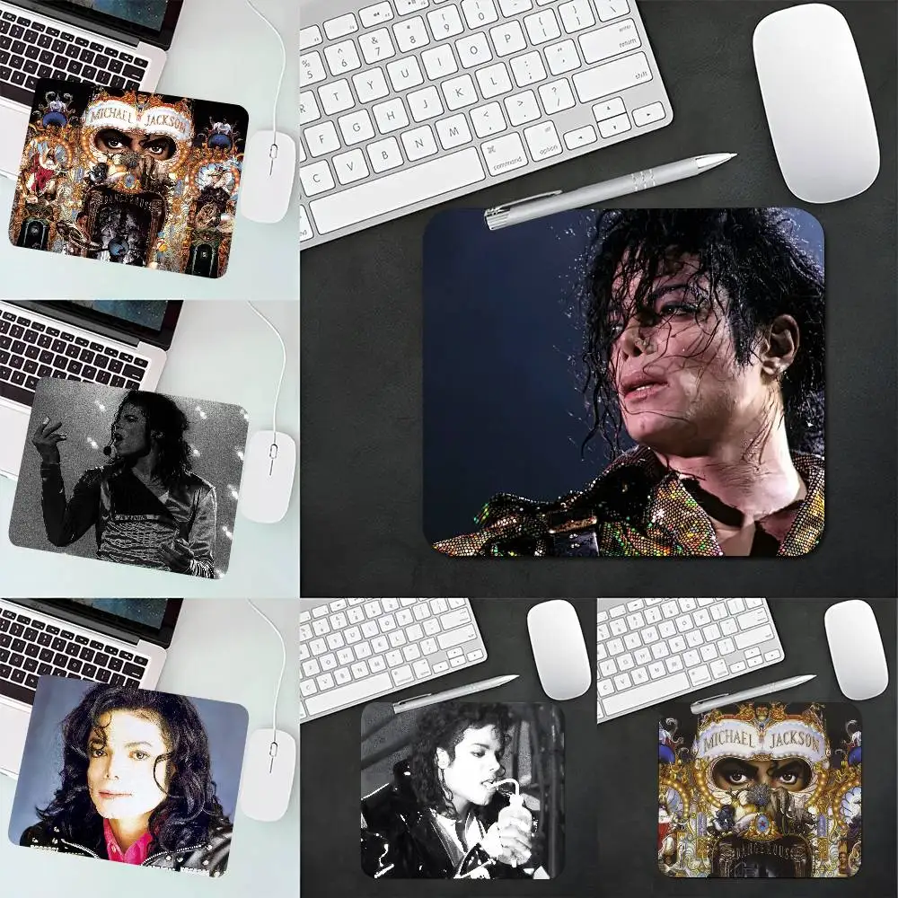 1 Stück M-Michael J-Jackson Dangerous Bad Kleines Mauspad, Tastaturpad, Laptop-Kissen, rutschfestes Schreibtischpad Image