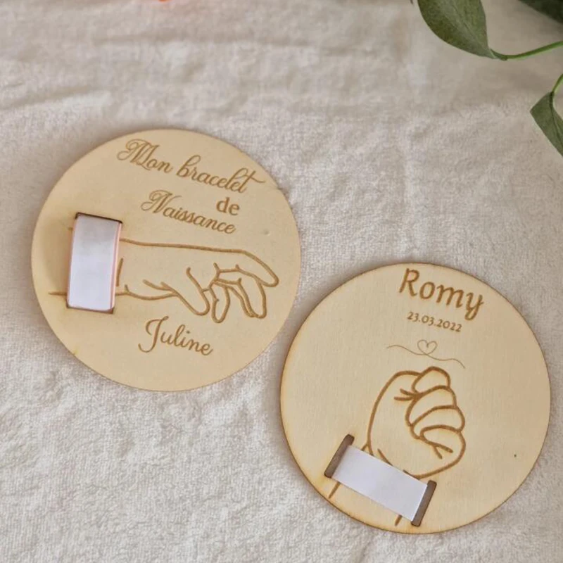 Supporto per bracciale inciso personalizzato braccialetto di nascita in legno supporto braccialetto di maternità carta ricordo Idea regalo neonato regalo per bambini
