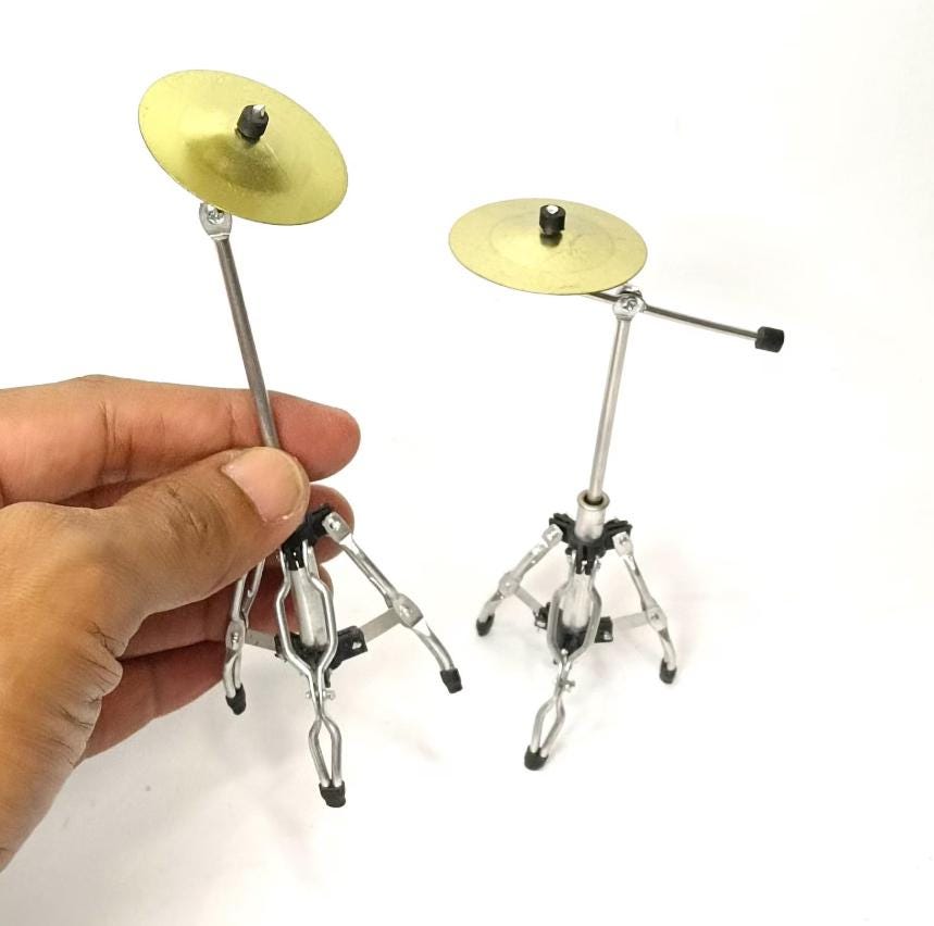 Set di piatti in miniatura per mini batteria in scala 1:12, replica realistica di un piccolo tamburo, accessorio musicale per mini piatti, parti di ba