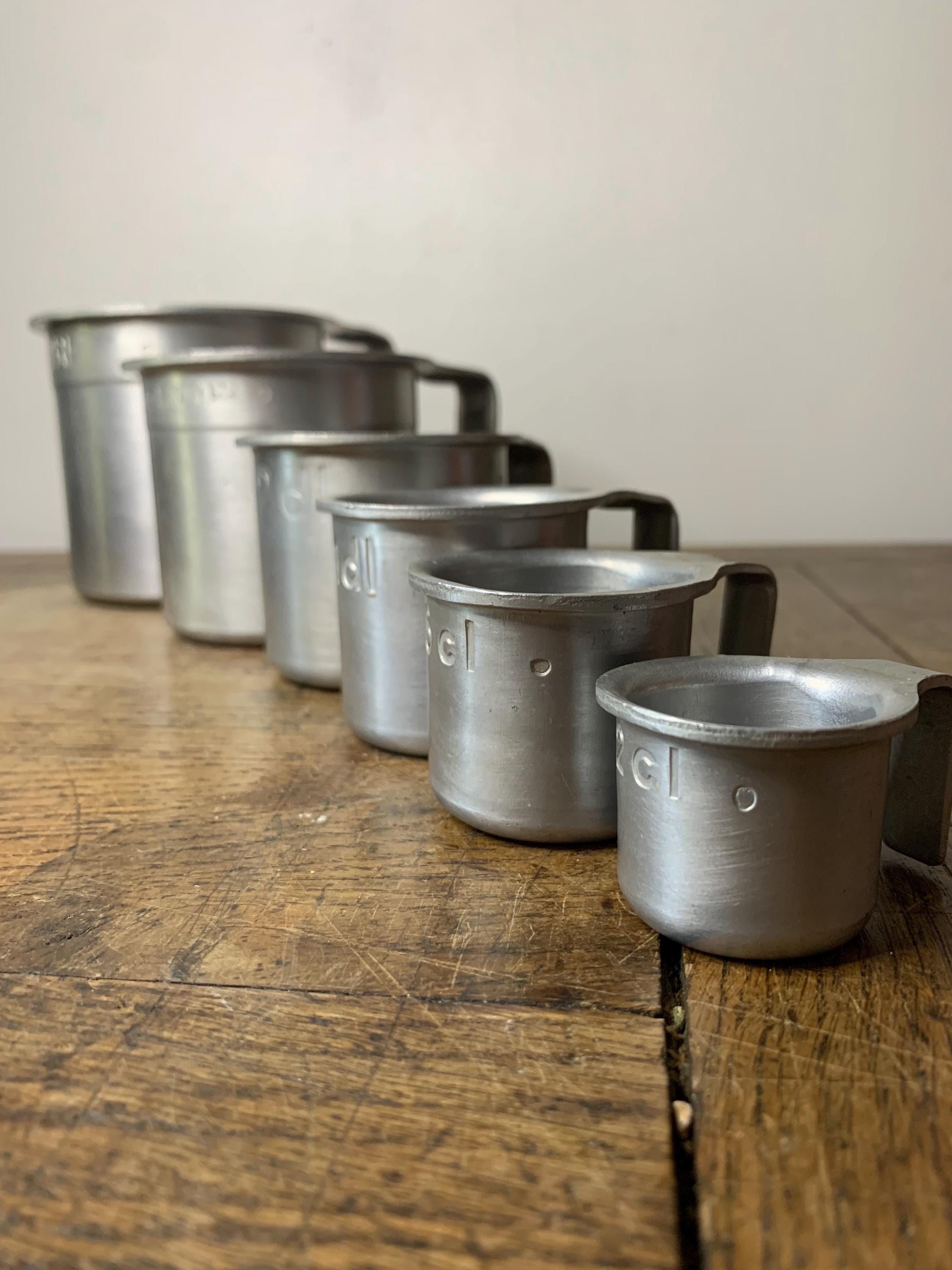 Set di misurini in alluminio vintage SEBA - 5 misurini impilabili (cucina retrò, anni '50-'60)