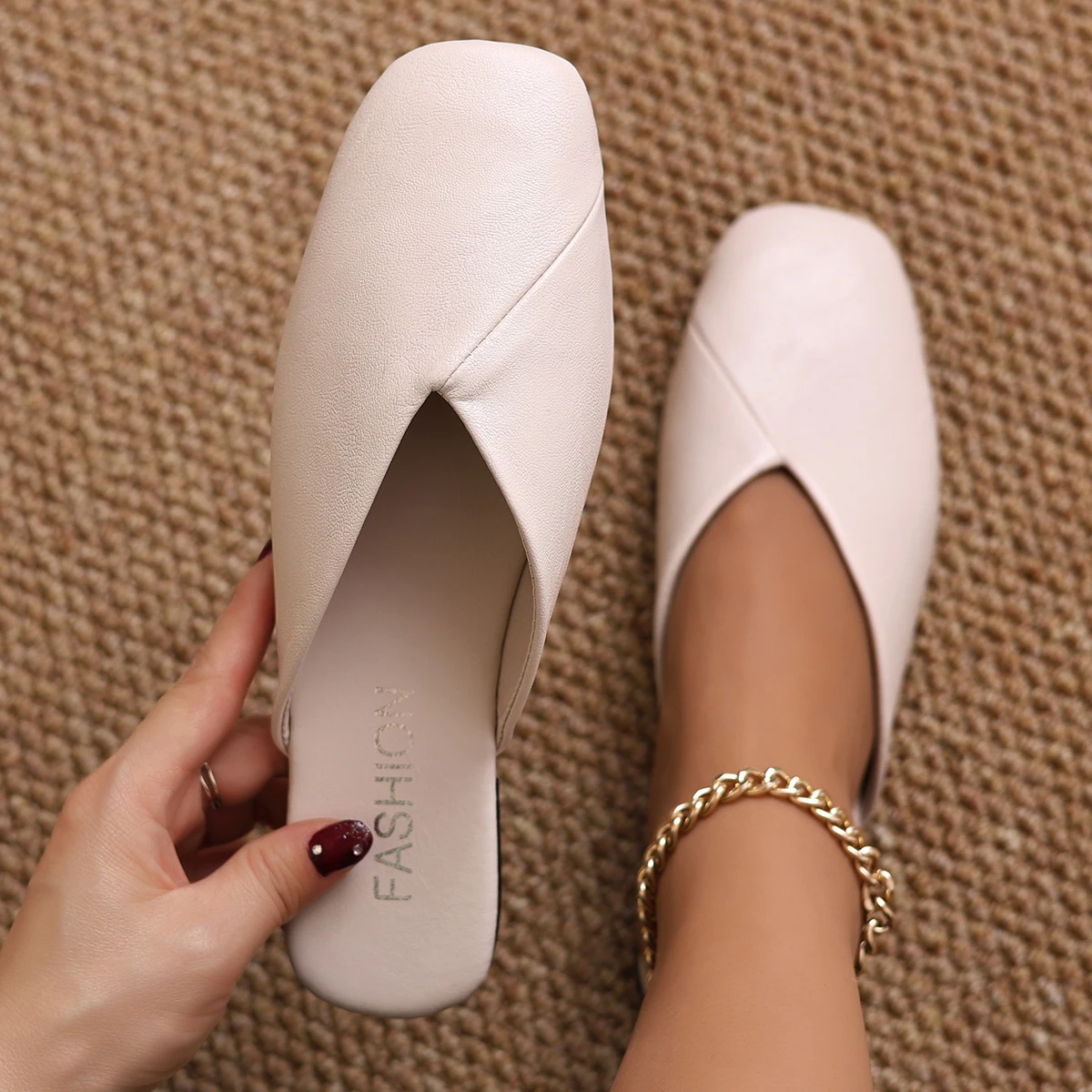 Women's Fashion Square Toe V-cut Flat Mules Backless Slip On Slippers Comfortable Leather Slides Summer Casual Shoes for Office