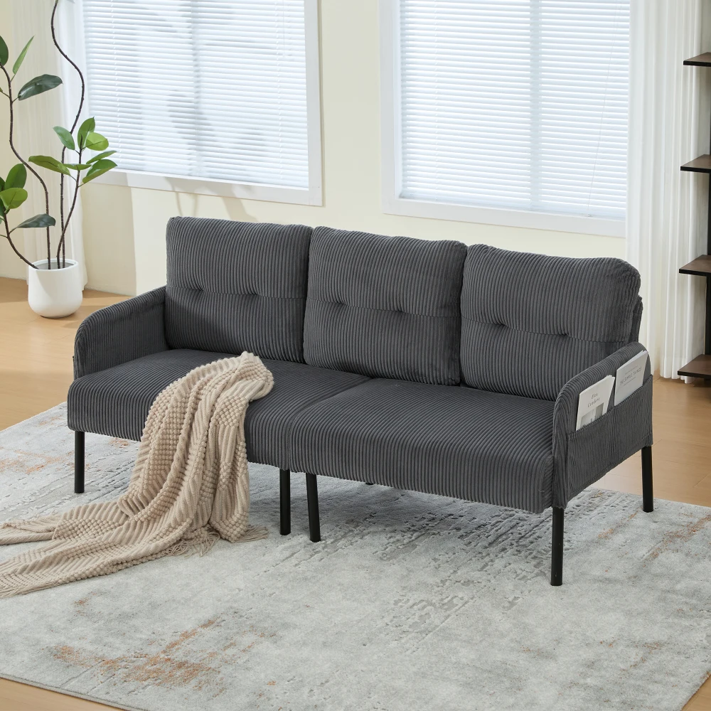 3-Sitzer-Sofa mit weicher Komfortpolsterung, hoher Rückenlehne und praktischen Seitentaschen, stabilen Metallfüßen und robuster Konstruktion Image