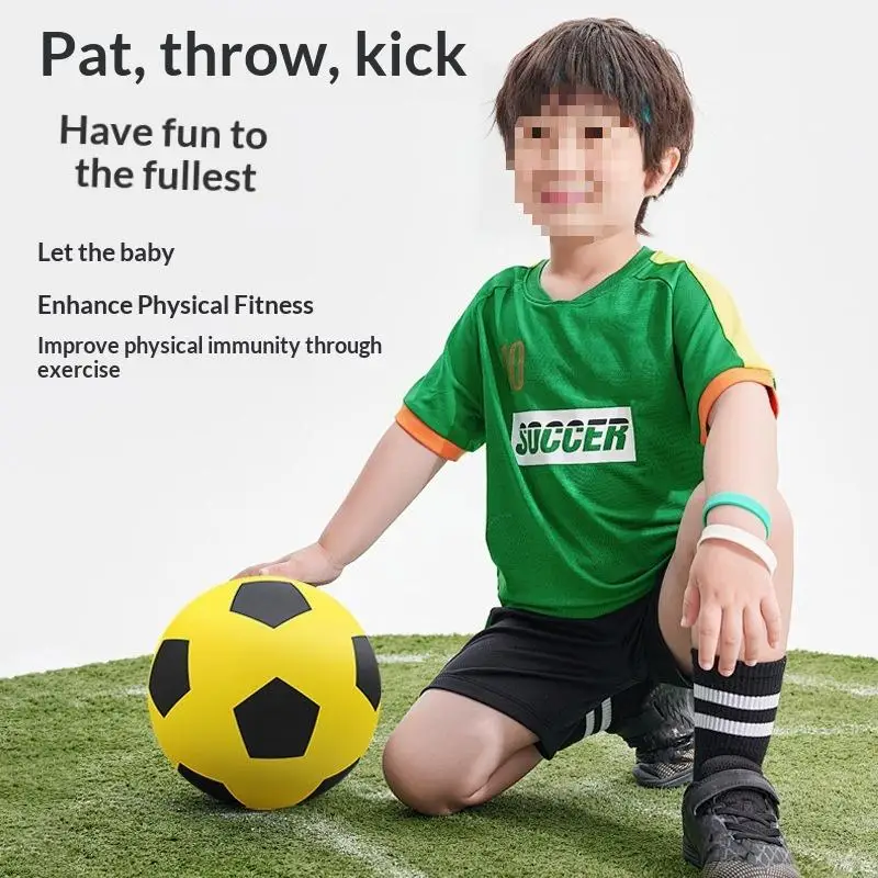 Nouveau ballon de football silencieux en mousse PU, haute élasticité, 3 couleurs, 1 pièce, livré avec un sac en filet pour l'entraînement à domicile et le développement des compétences