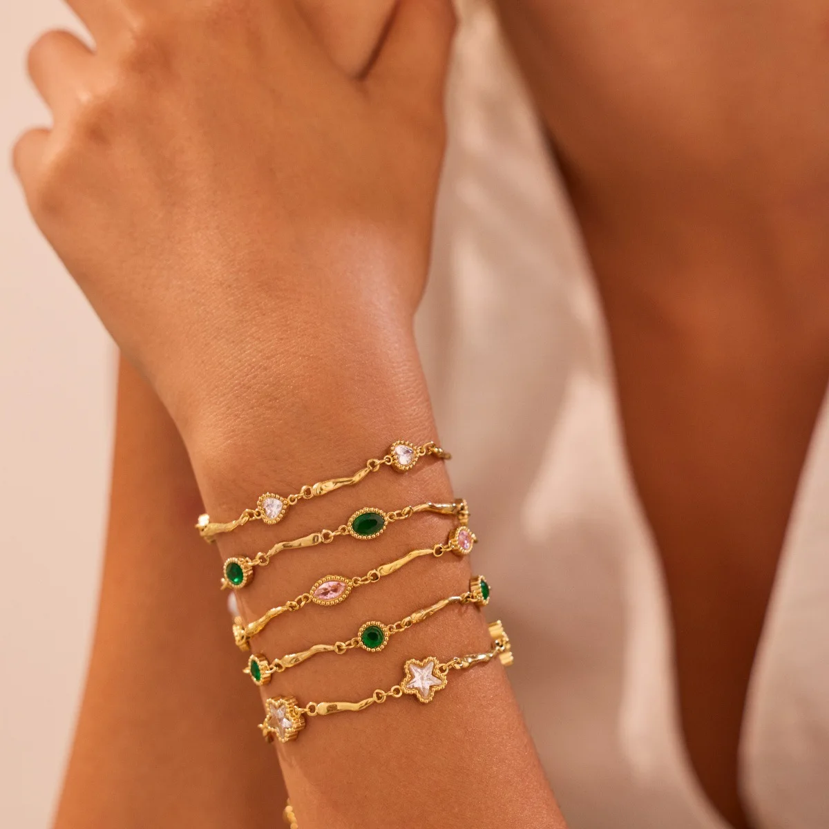 Bracciale N&S placcato oro 18K con zirconi colorati intarsiati in acciaio inossidabile impermeabile e anallergico stile lusso leggero