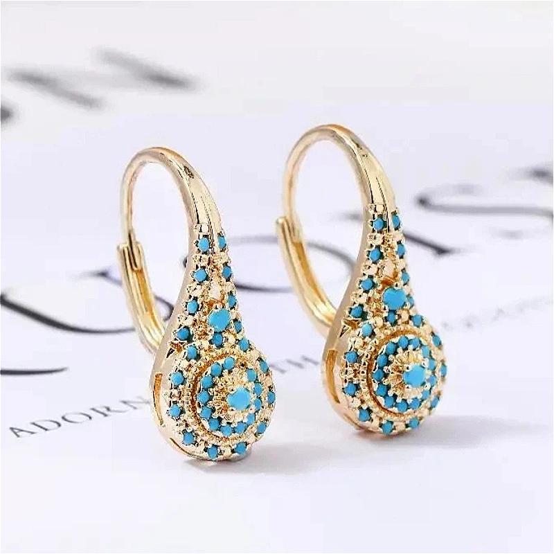 Elegante, modische, goldplattierte Creolen mit synthetischem Türkis für Damen – Exquisites Schmuck-Accessoire für Urlaub und Bankette