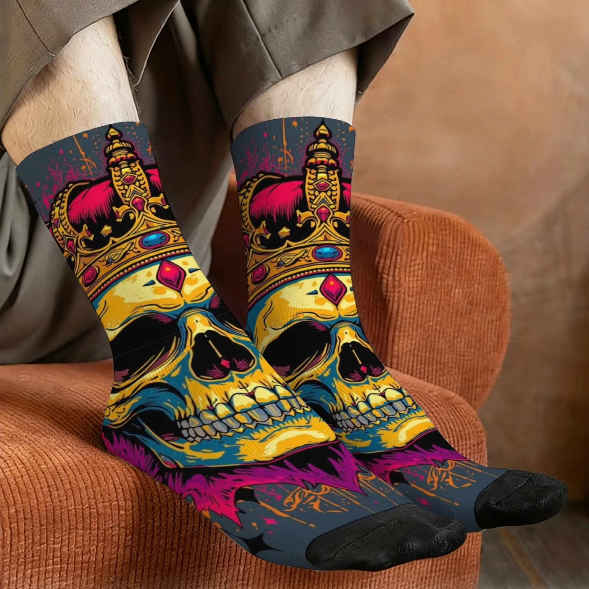 Kronen- und Totenkopf-Pop-Art-Druck Wadenlange Socken Punk Dunkel und Königlich im Stil Geeignet für Gothic- und Punk-Outfits Weiche und Warme Socken