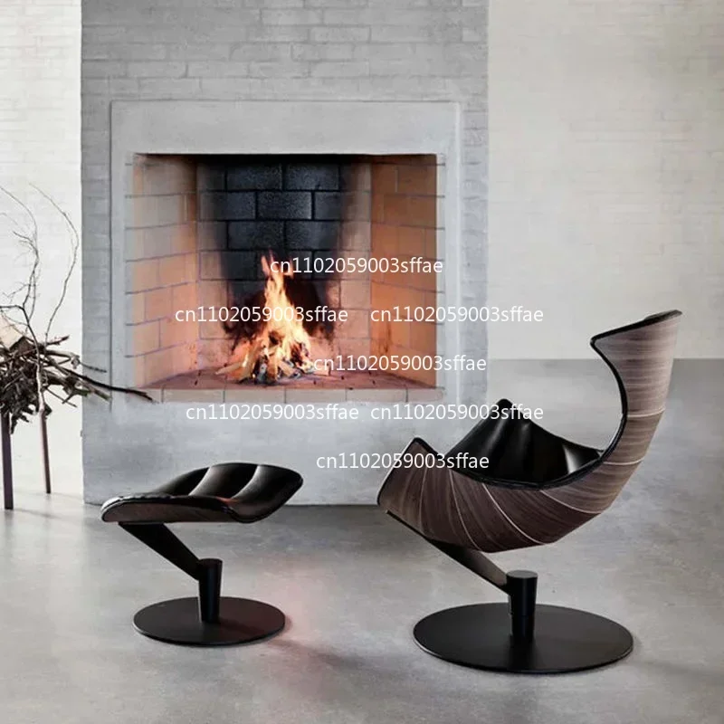 Fjords Leder-Lobster-Loungesessel und Hocker – Freizeitmöbel für das Wohnzimmer von Lund und Paarman – Drehbarer Relaxsessel