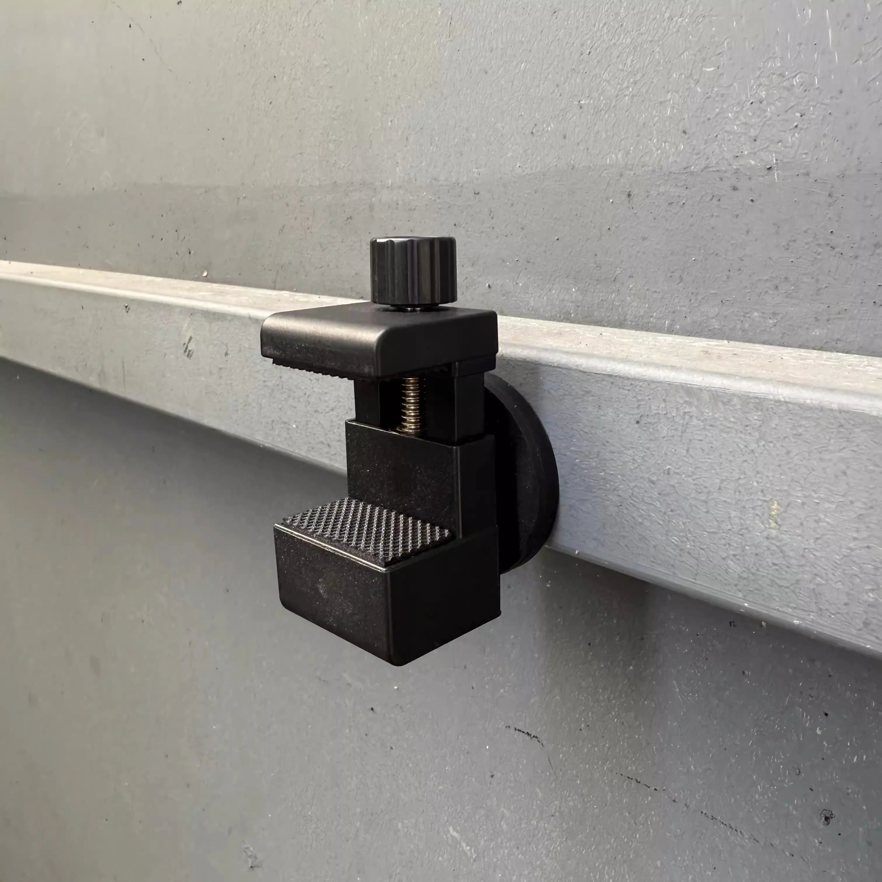 Outdoor-Magnethalterung Schraubspannklemme Kleine Kamerahalterung Powerbank-Halterung Image