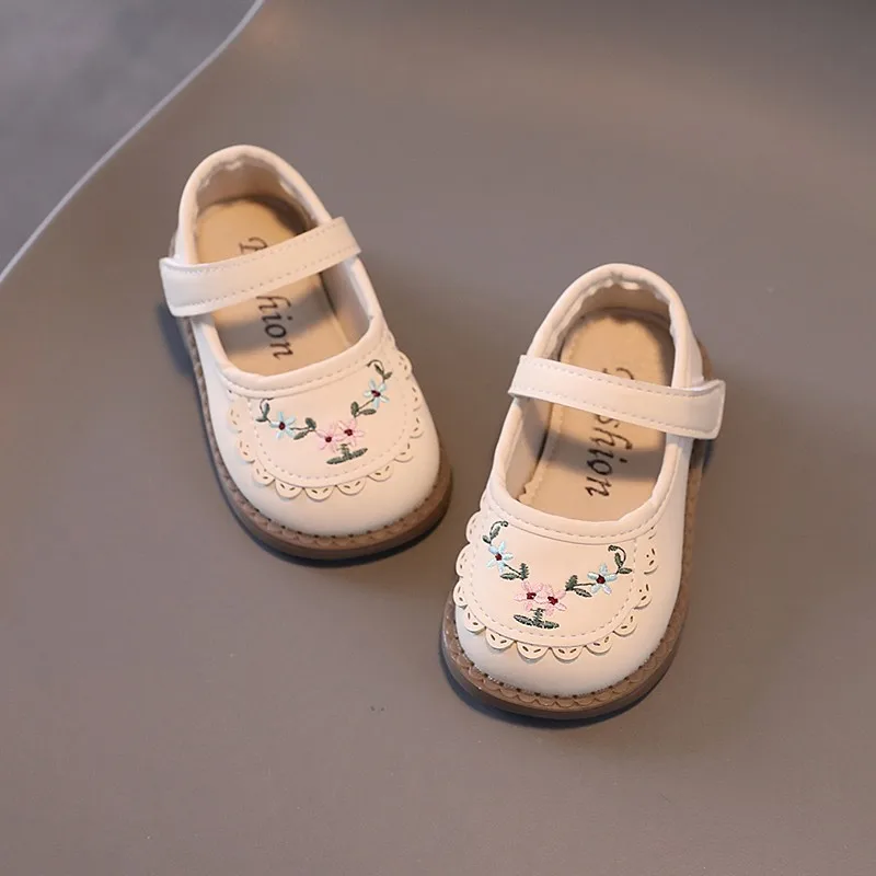 Flache Schuhe für Babys, Mädchen, rutschfest, bestickt, Kinder-Wanderschuhe, weiche Sohle, 2025, neue Mode, Baby-Prinzessin-Freizeitschuhe, Größe 16–26