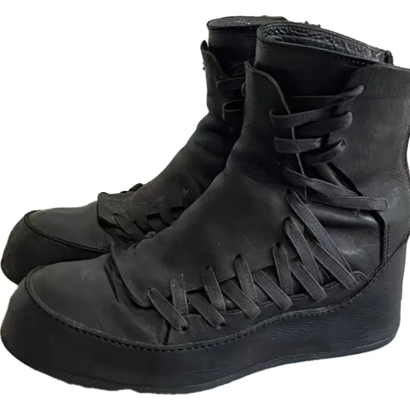 Damen-Stiefel mit seitlichem Kreuzbindung, schwarz, Chelsae-Stiefel, runder Zehenbereich, dicke Sohle, fester Reißverschluss, Winter-Laufsteg, prägnante Schuhe, Western-Cowboystiefel