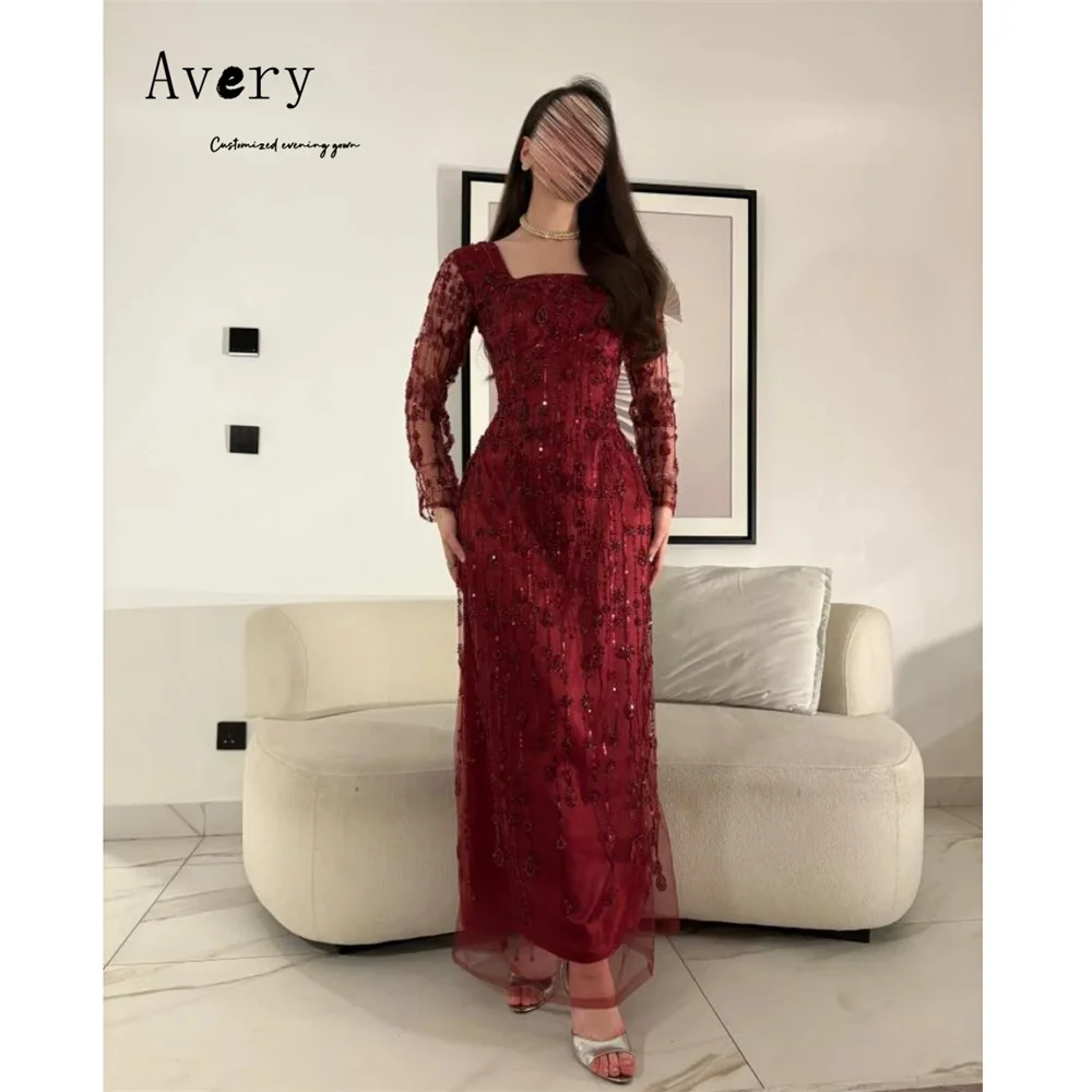 Avery Maßgeschneiderte rote Fischschwanz-Langarm-Elegante Abendkleider mit quadratischem Ausschnitt für Damen, luxuriöse elegante Partykleider 2025, Kleid