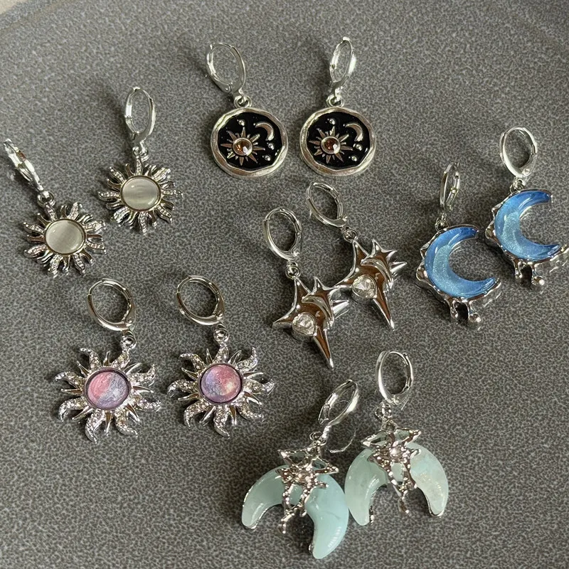 Y2K Sonne Mond Edelstahl Creolen Trendige klassische Creolen für Frauen Modeschmuck Image