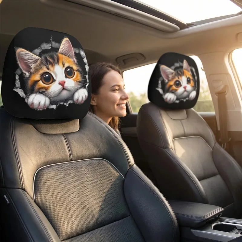 Niedliche Breakthrough Calico Cat Auto-Kopfstützenabdeckung 2 Stück, Universell Passender Kopfstützenschutz, Auto-Innendekor-Zubehör Image