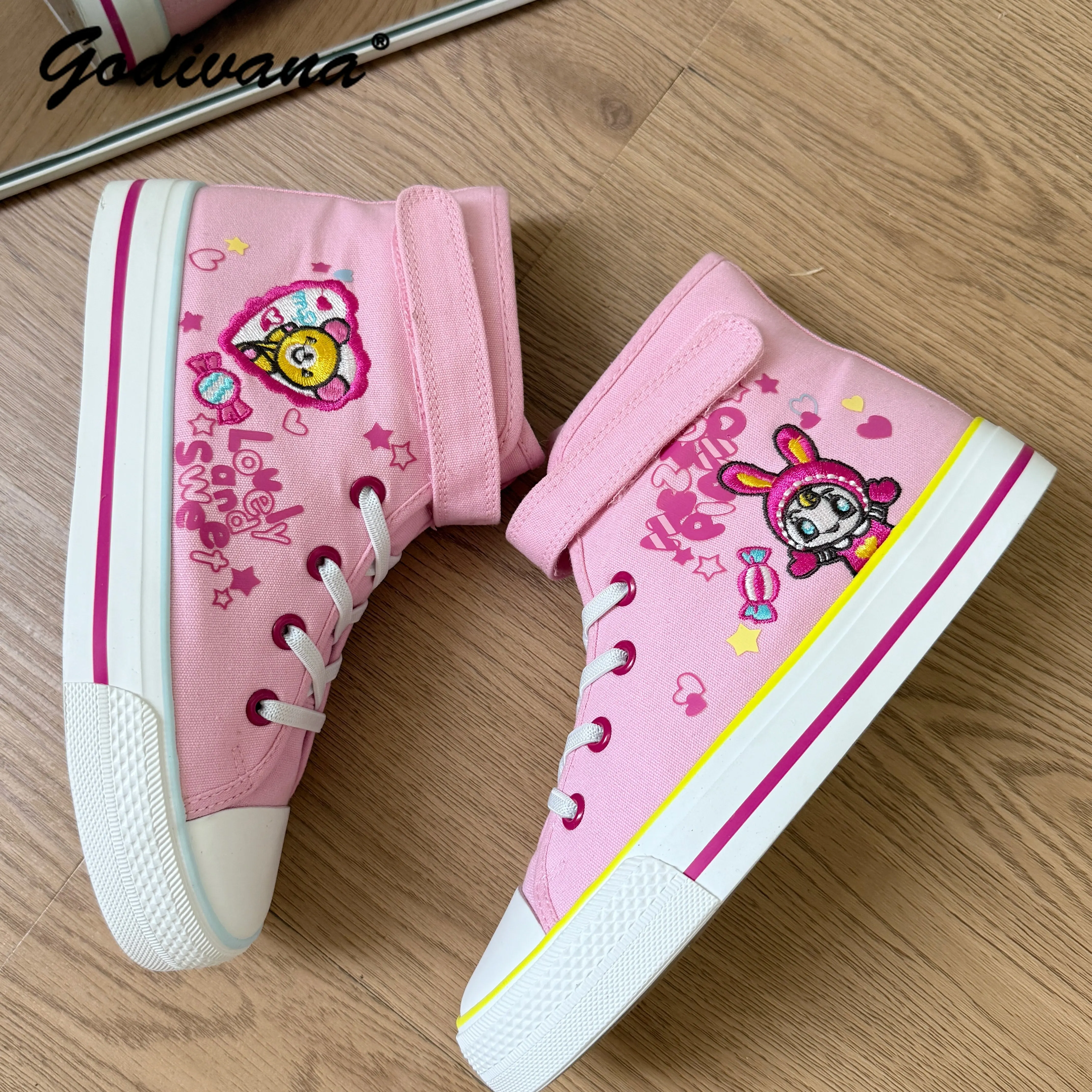 Süße Mädchen-Studenten Cartoon-Stickerei Rosa Leinenschuhe Neue Frühlings-Damen-Freizeitschuhe Kawaii Pumps
