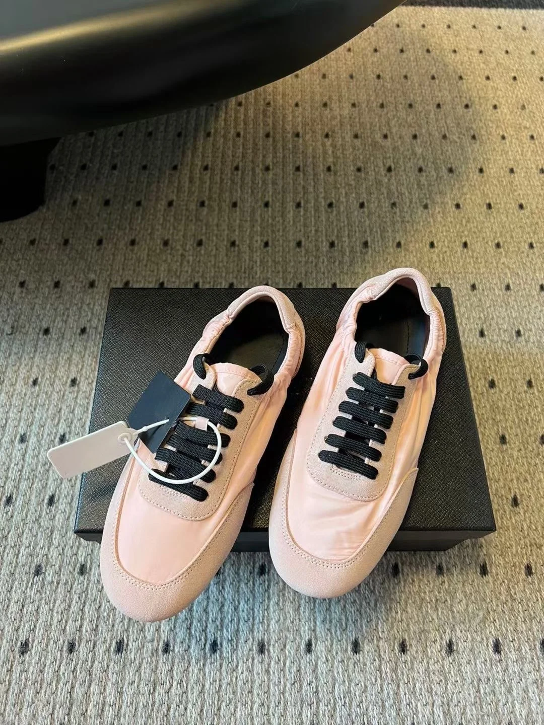 Hochwertige Luxus-Freizeitschuhe für Damen, handgefertigte Ballerinas und ultraleichte Ballettschuhe – perfekte Geschenkideen.