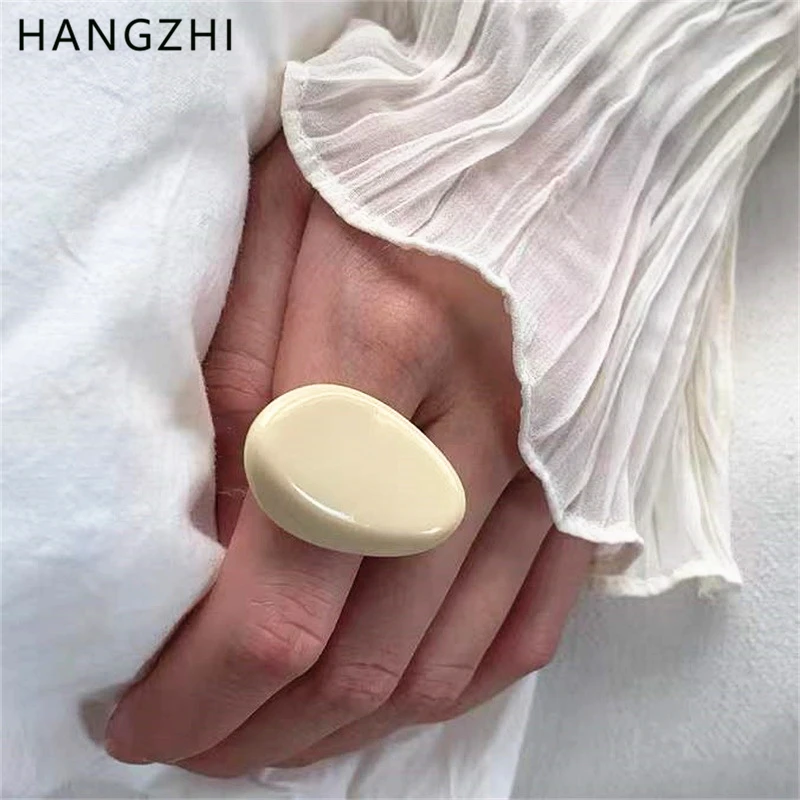 HANGZHI Unregelmäßige breite große klobige Ringe für Frauen Vintage Acrylharz Herbst Winter Geometrisch Stapeln Tragen Fingerschmuck Image