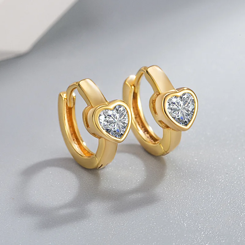 Neue Ohrringe aus 925er-Sterlingsilber, luxuriös, 18 Karat, Herz, hohe Qualität, für Damen, Hochzeitsschmuck, klassische Damen-Accessoires, Geschenke, Party Image