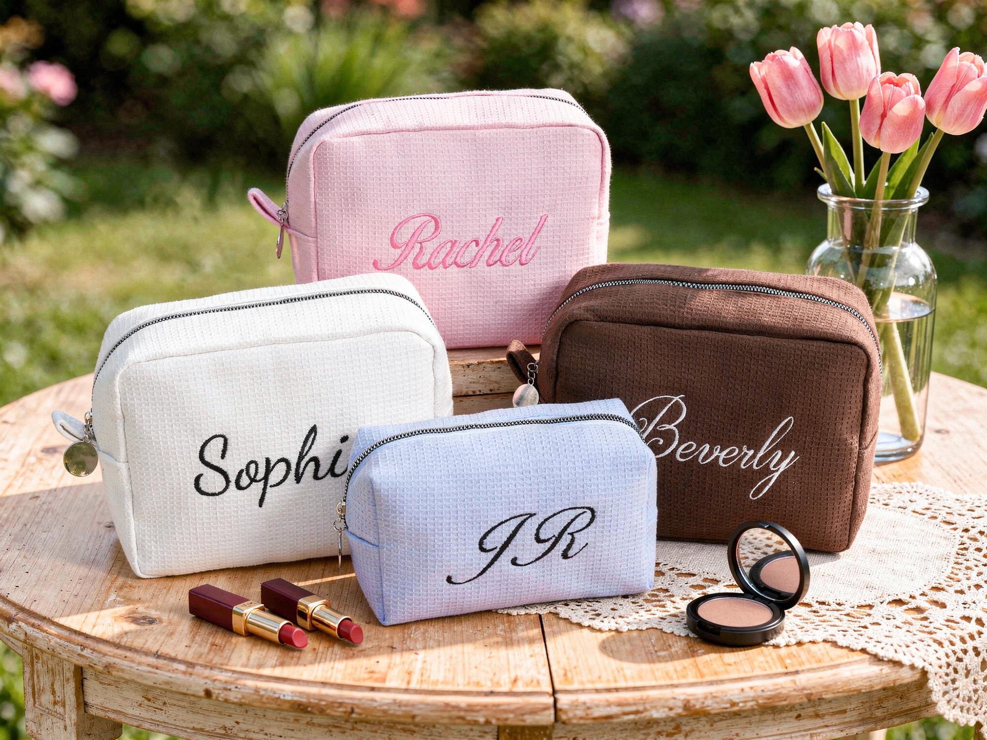 Pochette cosmetica personalizzata con ricamo a nido d'ape, Borsa regalo per damigella d'onore, Pochette per il trucco con monogramma, Pochette per il