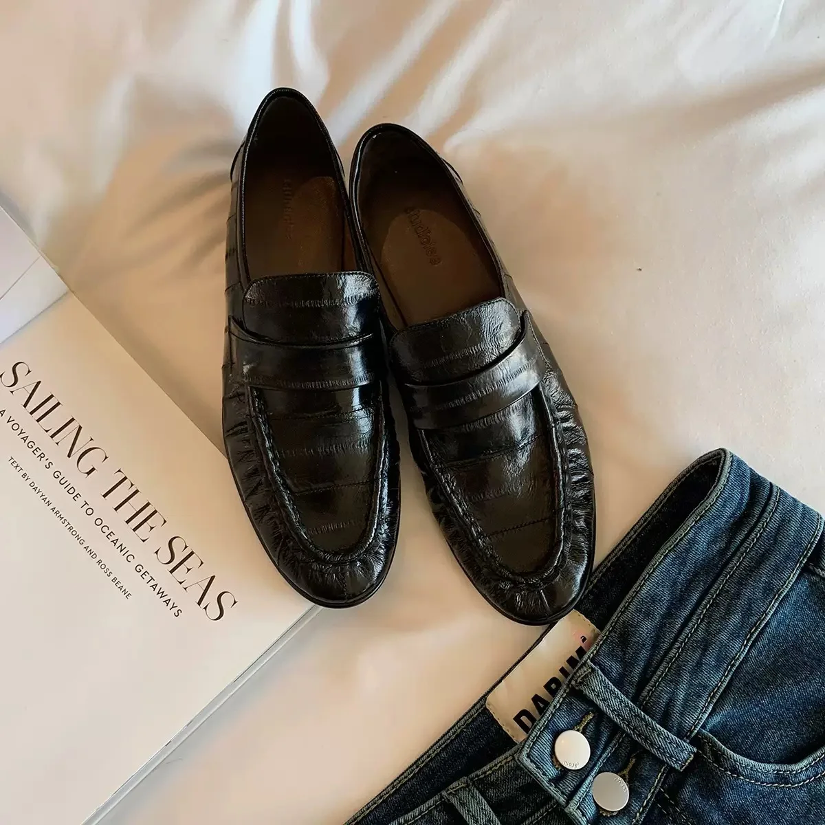 Women's Suede Loafers Slip-On Casual Flats Shoes Comfortable Low Heel Moccasins for Office Work Shoes Daily Wear Vintage Flats