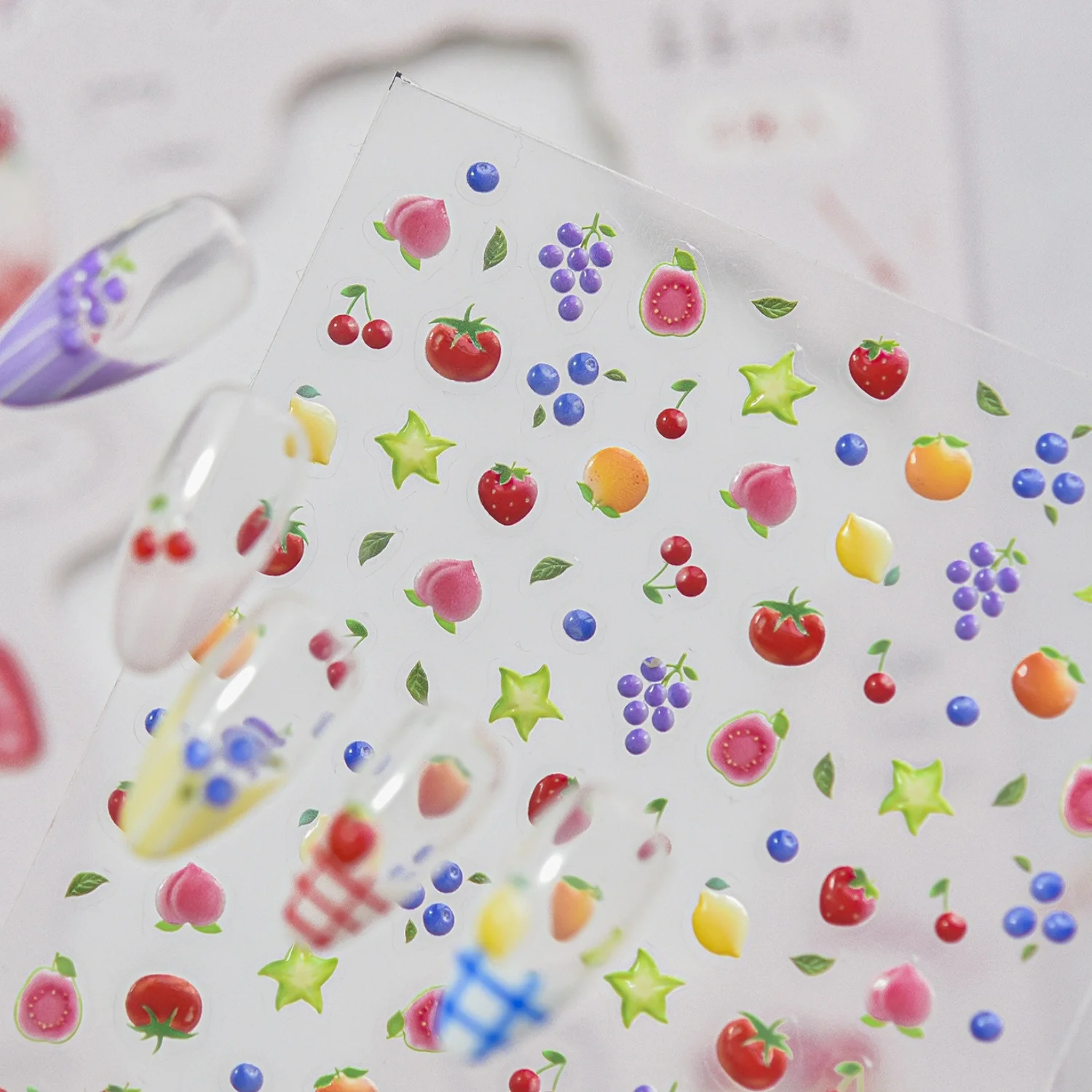 Bunte Mini-Frucht Erdbeere Pfirsich Orange Sternfrucht Traube Grünes Blatt Blaubeere Niedliche 5D Nagelkunst-Aufkleber Selbstklebende Abziehbilder Image