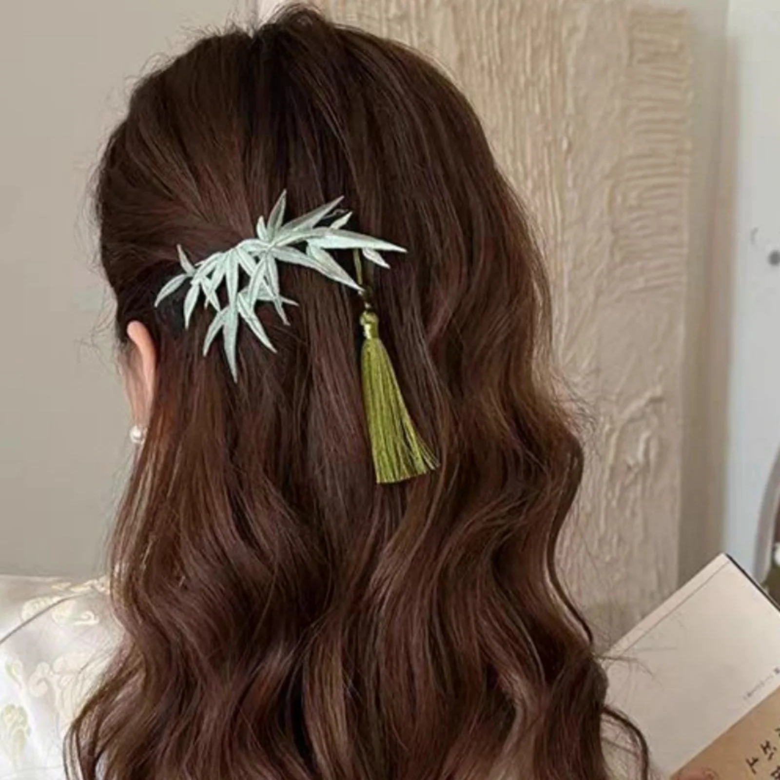 1 Stück Neue Haarspange im chinesischen Retro-Stil mit Bambusblatt-Quaste, elegante Drehspange für Damen, chinesischer Stil mit imitiertem Blumenmuster Image