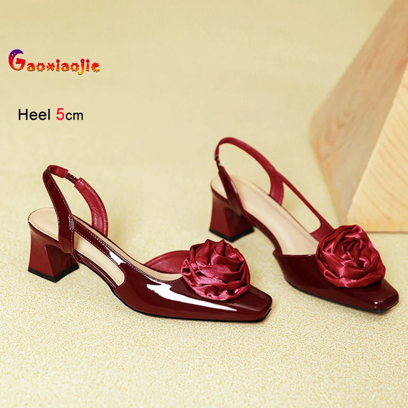 2023 sommer Neue Sandalen Mode Blume Dekoration Einfarbig Grob Ferse Dame Schuhe Elegante Bankett Vielseitig Offene Ferse Sandalen