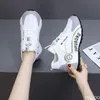Große Größen Frühling und Herbst Neue Dicksohlige Höhenerhöhende Casual Herrenschuhe Nischen-Trend Vielseitige Flache Sportschuhe für Herren