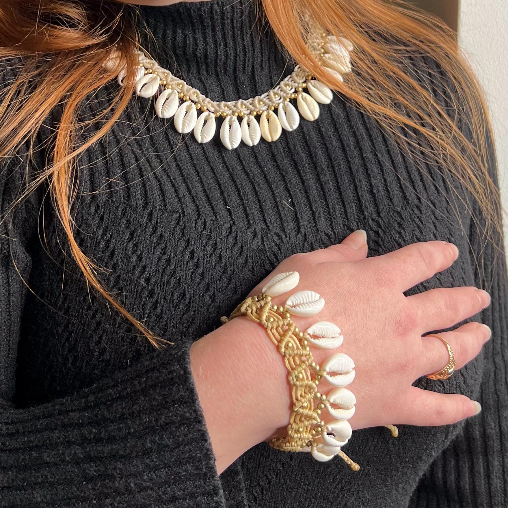 Collana di conchiglie con braccialetto macramè | Girocollo con conchiglie di ciprea | Collana di conchiglie | Girocollo Boho | Collana con perle di ot