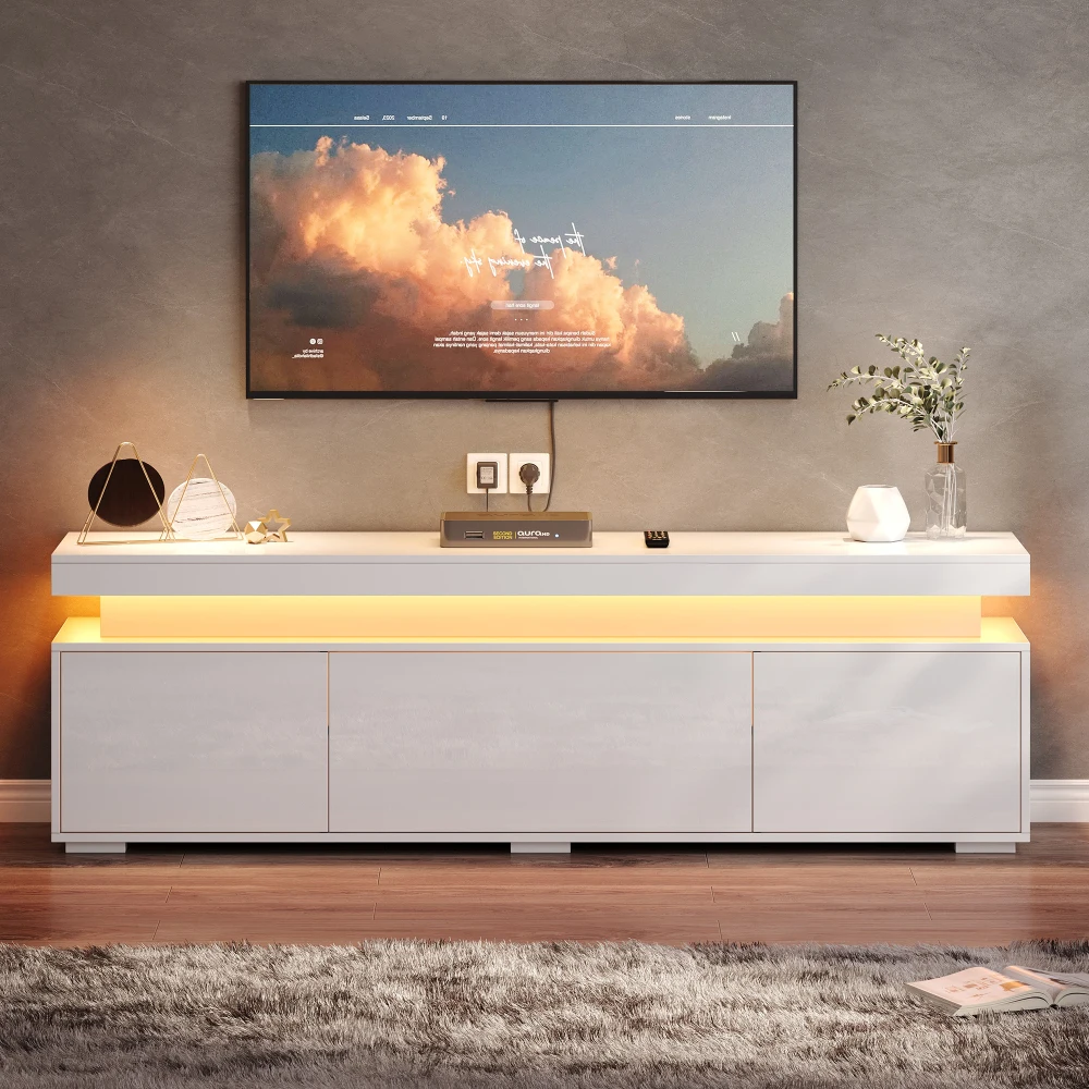 Meuble TV autoportant pour salon 150*35*43cm, meuble TV moderne avec 3 portes, meuble bas avec barre lumineuse LED et espace de rangement