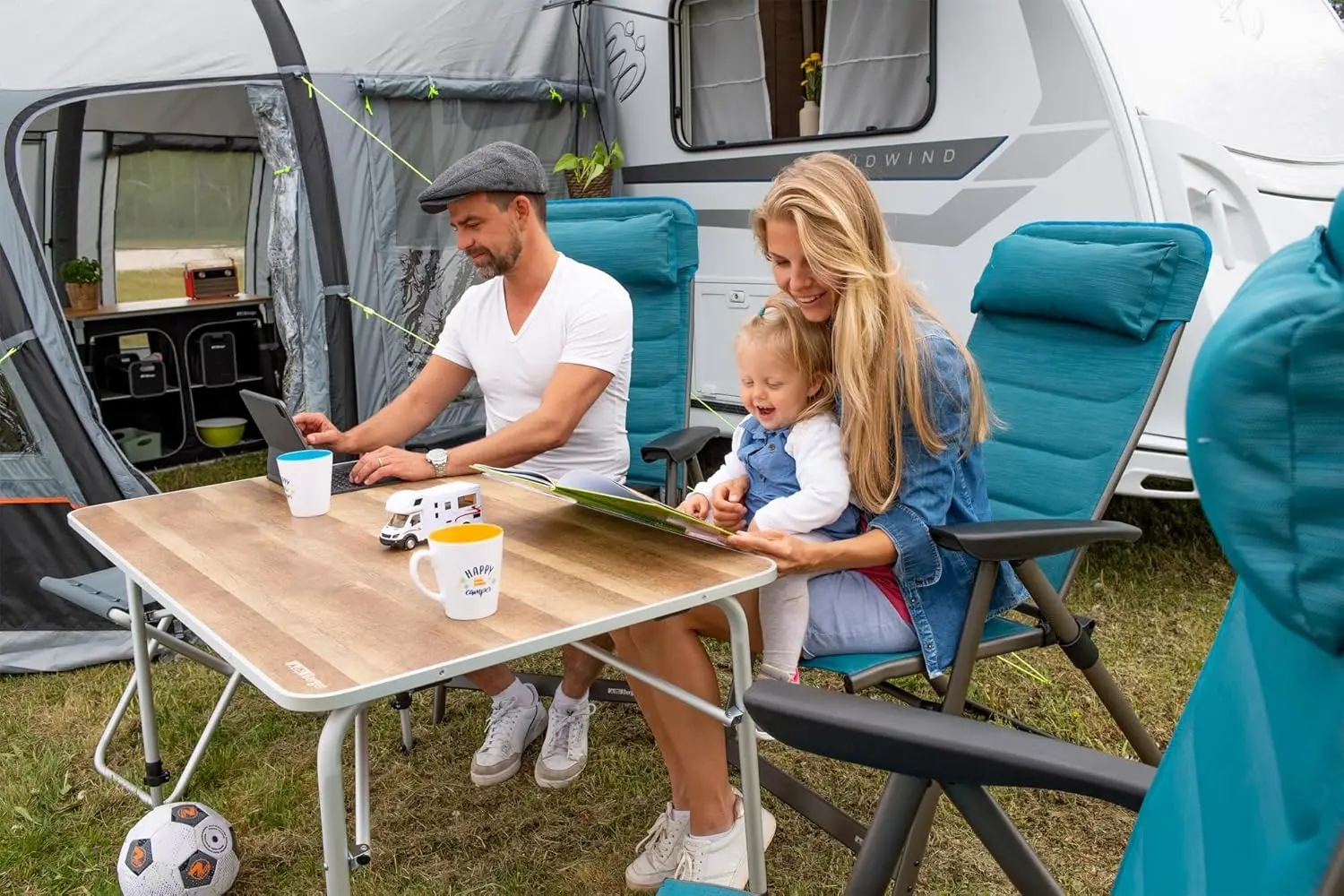 Gartenstuhl Hochlehner verstellbar mit Armlehnen, gepolstertem Bezug und Kopfkissen, 5-fach belastbar bis 120 kg.