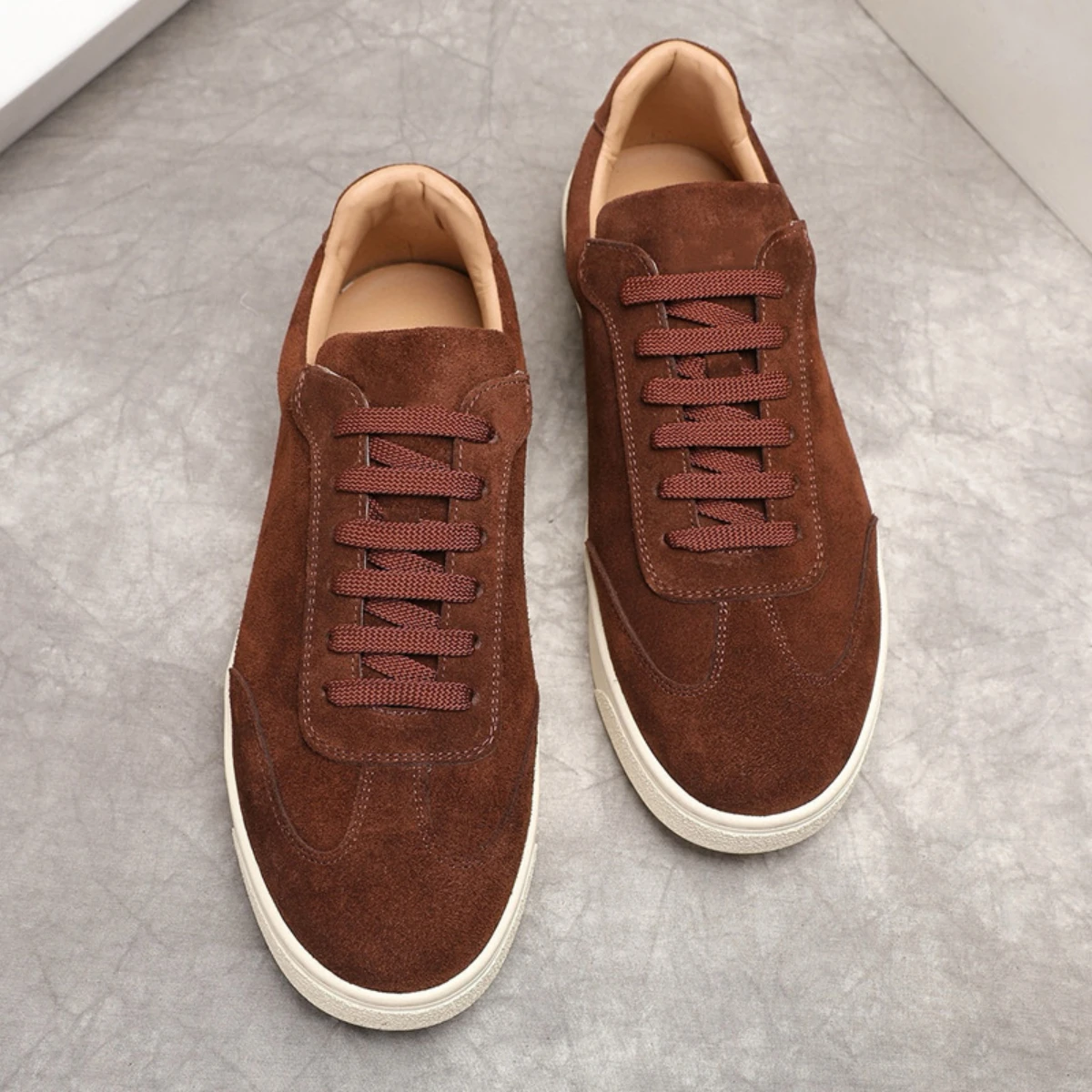 Luxuriöse Herren Wildleder Echtleder Casual Skate Schuhe Klobige Retro Deutsche Trainer Sneakers Vielseitige Atmungsaktive Weiße Turnschuhe