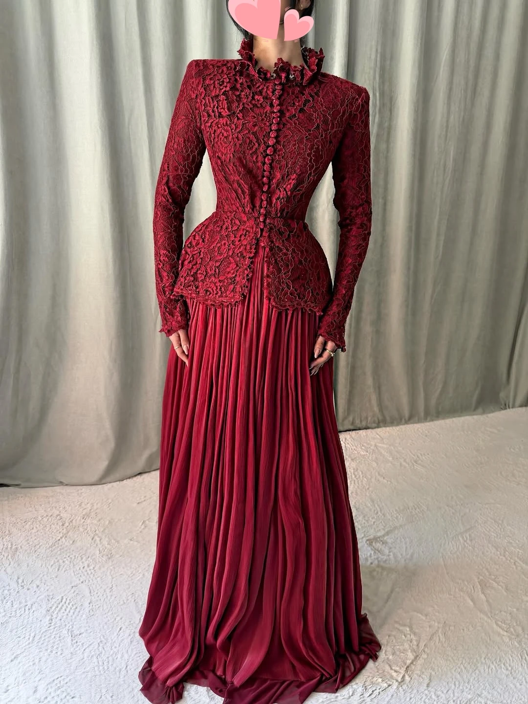 Oisslec Ballkleid, elegantes Vintage-Ballkleid mit süßer roter Spitze, Knöpfen und Rüschen, A-Linie, maßgeschneidertes Ballkleid für formelle Anlässe, Abendparty-Kleider