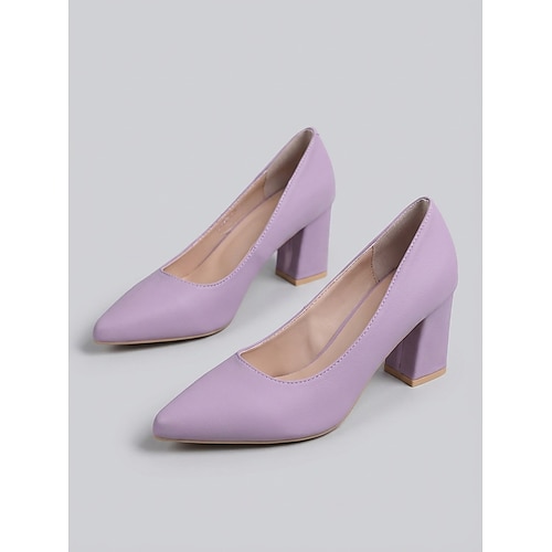 Elegante, lavendelfarbene Damenpumps – bequeme Pumps mit spitzer Zehenpartie und Blockabsatz für den Büroalltag und Business Casual. Frühlings-/Sommeroutfits Image